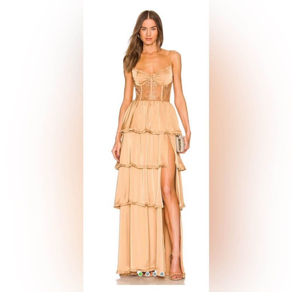V. Chapman Dakota Gown